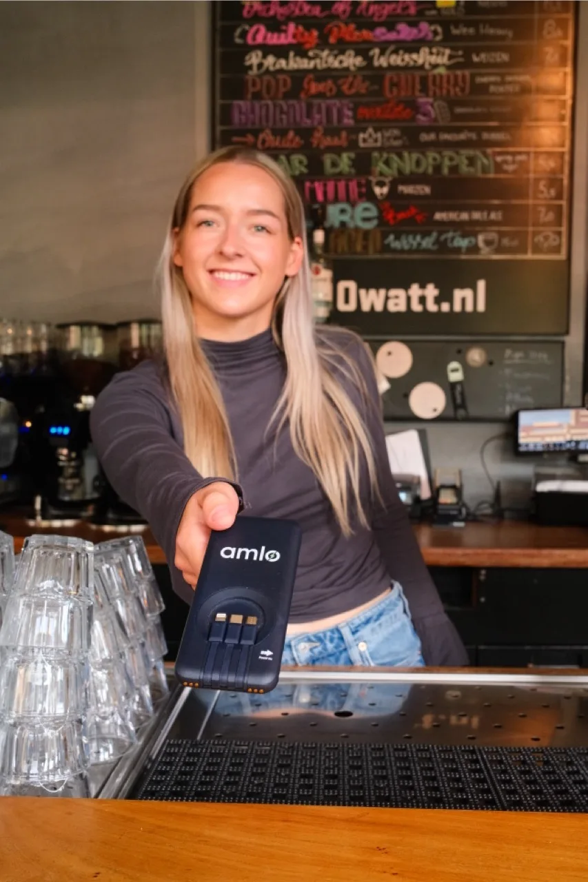 Één uur gratis powerbank huren bij Amlo.