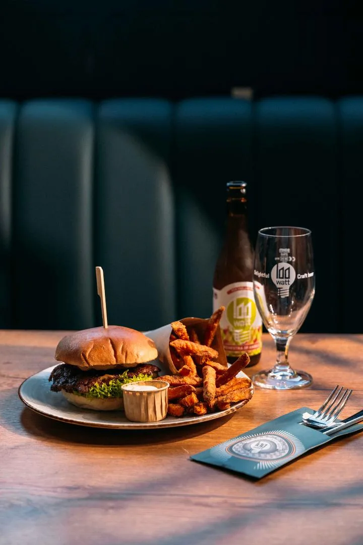 Burger, friet en bier deal